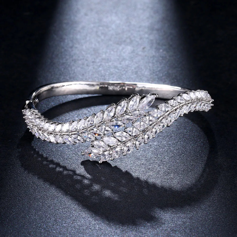 Women's leaf Zircon Bracelet luxury temperament fashion classic plant large flower Bracelet popular jewelry