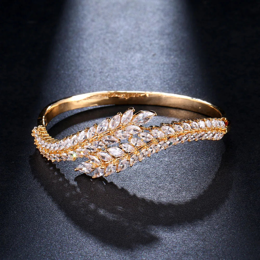 Women's leaf Zircon Bracelet luxury temperament fashion classic plant large flower Bracelet popular jewelry
