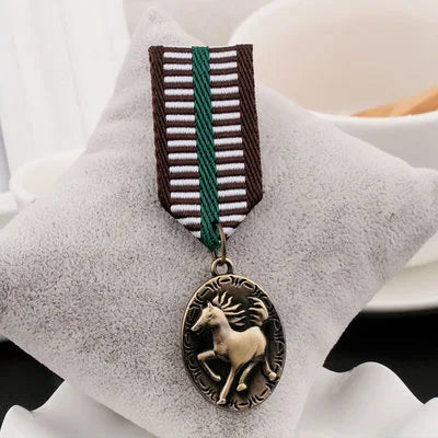 Vintage Badge British Academy Style Men's Medal Shoulder Badge Metal Badge Wholesale