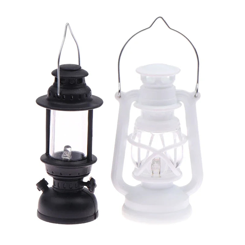 6cm Mini Led Retro Glowing Pony Lantern Simulation Cande Light Oil Lamp Mini Kerosene Lantern Doll House Decor Scene Ornaments