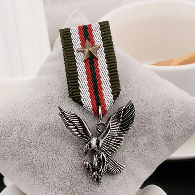 Vintage Badge British Academy Style Men's Medal Shoulder Badge Metal Badge Wholesale