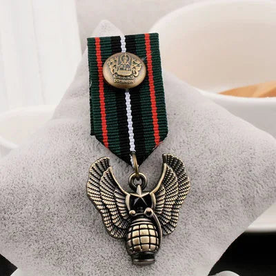 Vintage Badge British Academy Style Men's Medal Shoulder Badge Metal Badge Wholesale