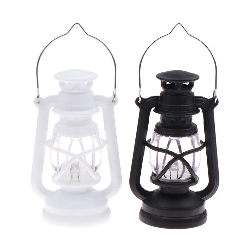 6cm Mini Led Retro Glowing Pony Lantern Simulation Cande Light Oil Lamp Mini Kerosene Lantern Doll House Decor Scene Ornaments