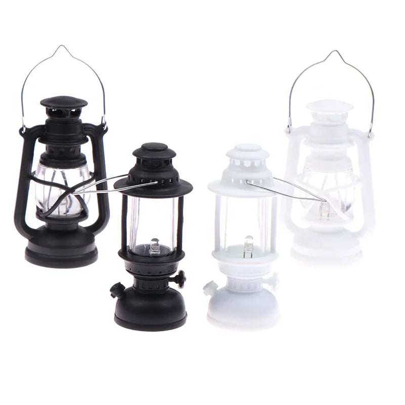 6cm Mini Led Retro Glowing Pony Lantern Simulation Cande Light Oil Lamp Mini Kerosene Lantern Doll House Decor Scene Ornaments