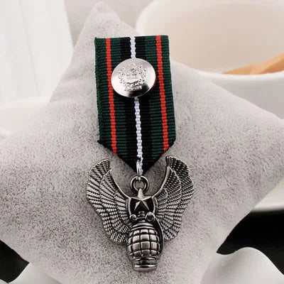Vintage Badge British Academy Style Men's Medal Shoulder Badge Metal Badge Wholesale