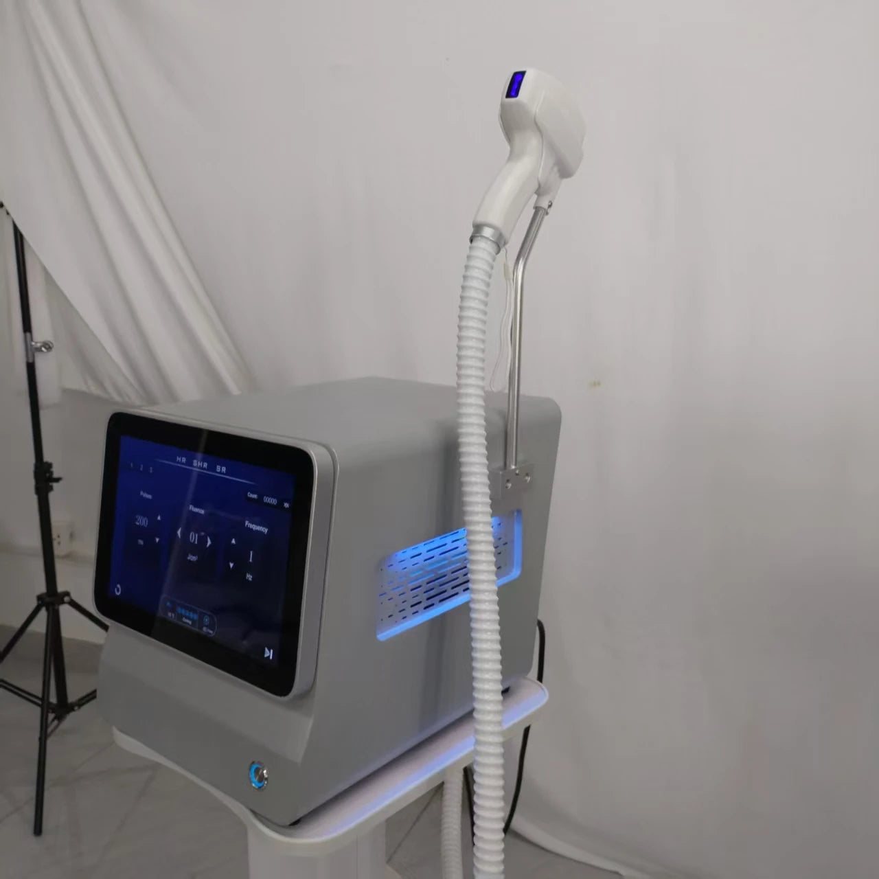 Portable Titanium laser And Soprano Ice Hair Removal System With A power of 4000W Designed For Professional Performance