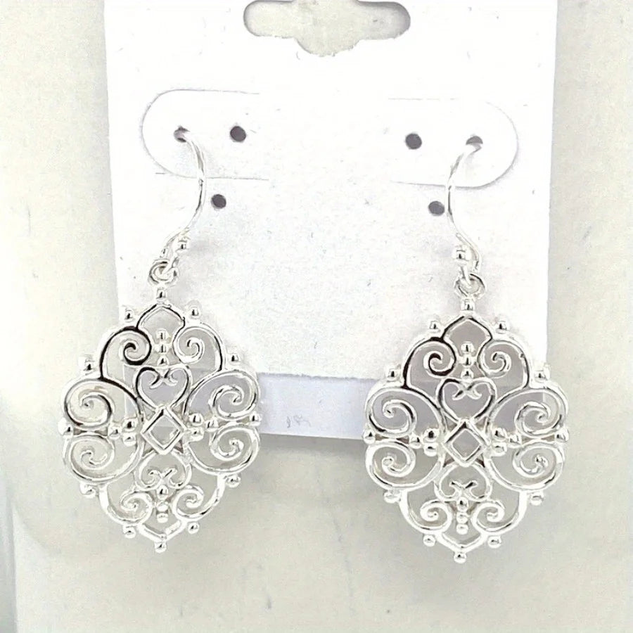 2pcs Fashionable and Creative Heart Shaped Earrings Victorian Style Silvery Pendant Earrings Bohemian Women's Gift for Friends