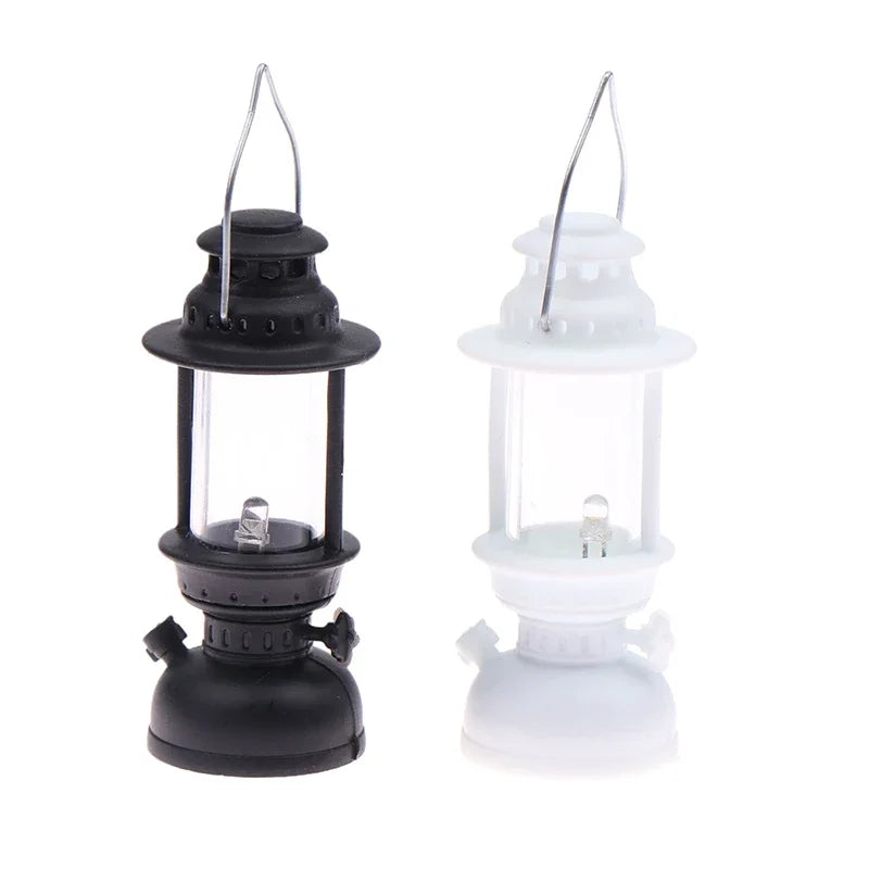 6cm Mini Led Retro Glowing Pony Lantern Simulation Cande Light Oil Lamp Mini Kerosene Lantern Doll House Decor Scene Ornaments